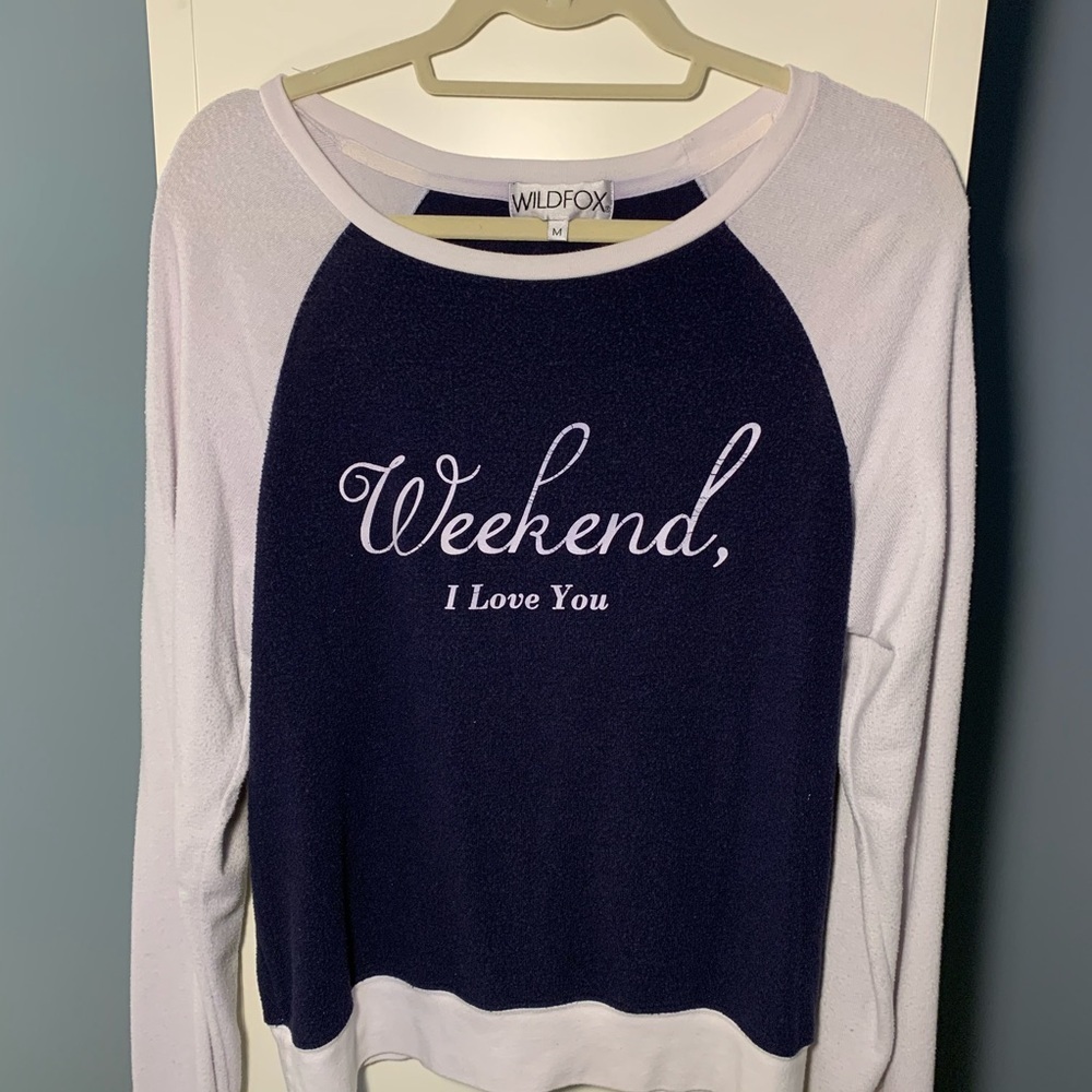 WILDFOX Sweater - Navy & White. Size M - SUPER COMFY